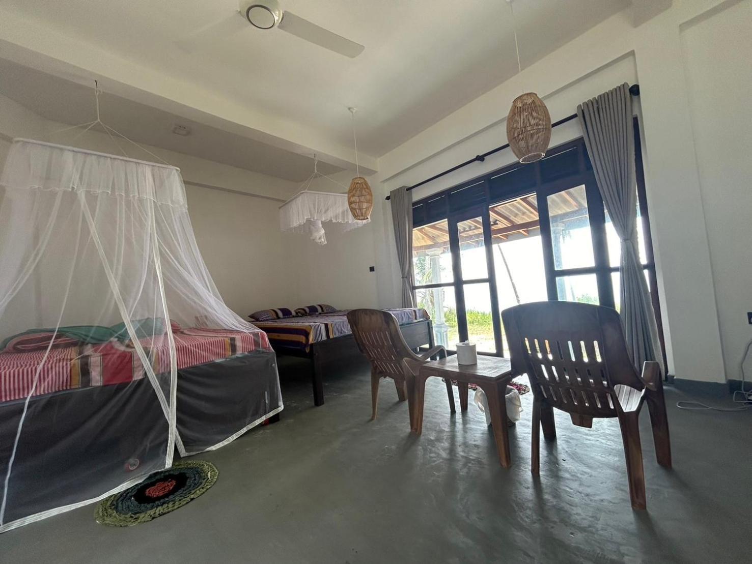 Pemuyan Mirissa70 Bed & Breakfast Екстериор снимка