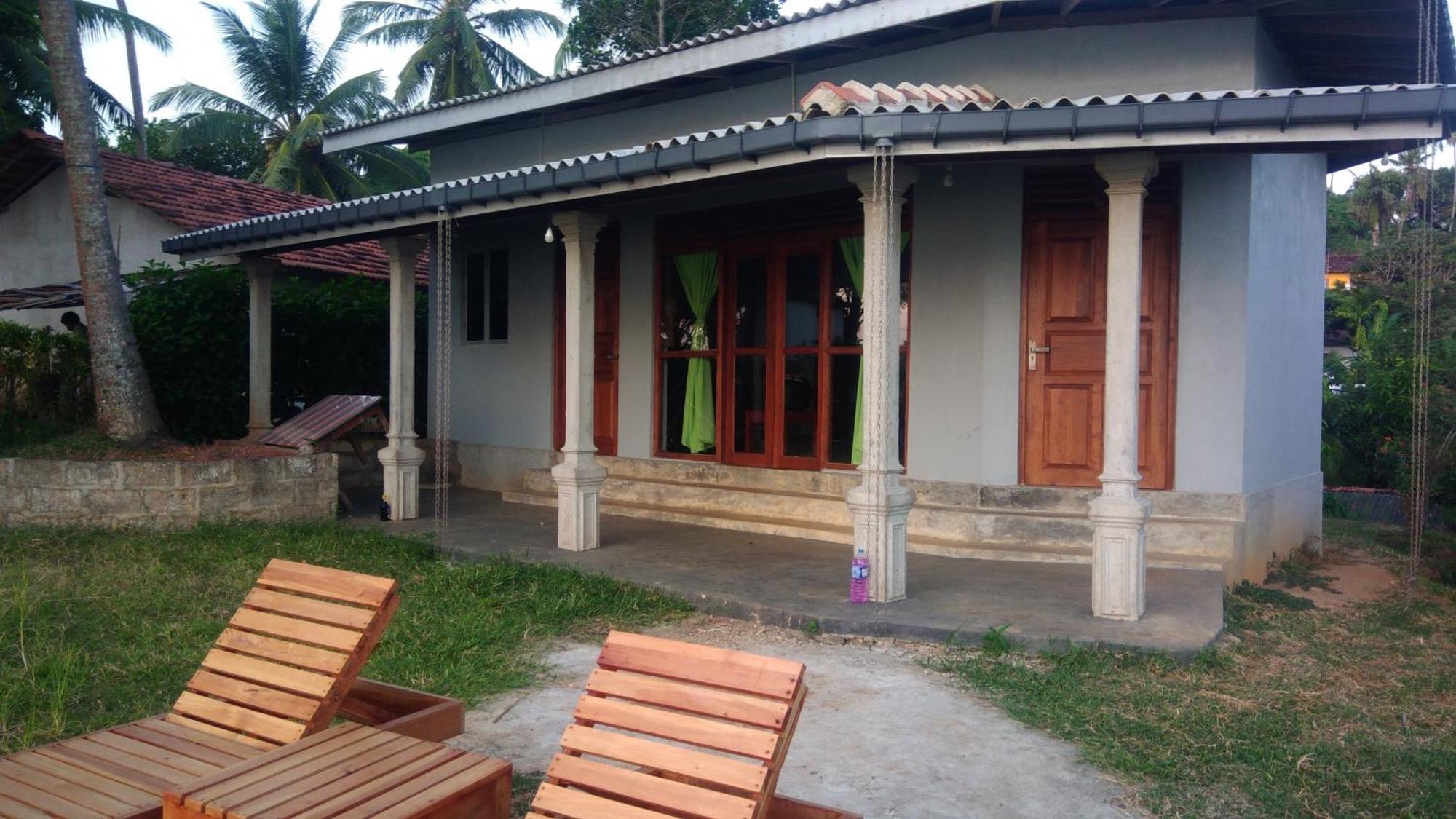 Pemuyan Mirissa70 Bed & Breakfast Екстериор снимка